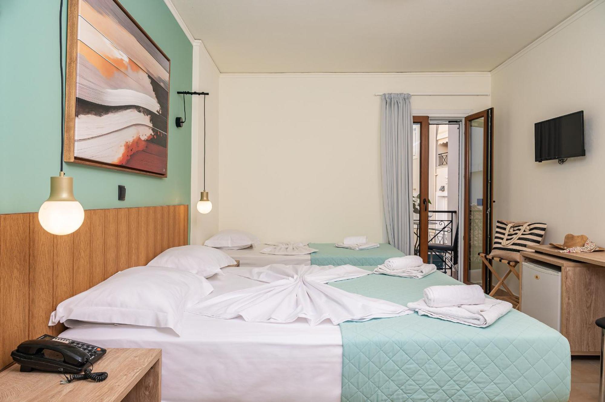 Emily Hotel Agia Paraskevi  외부 사진