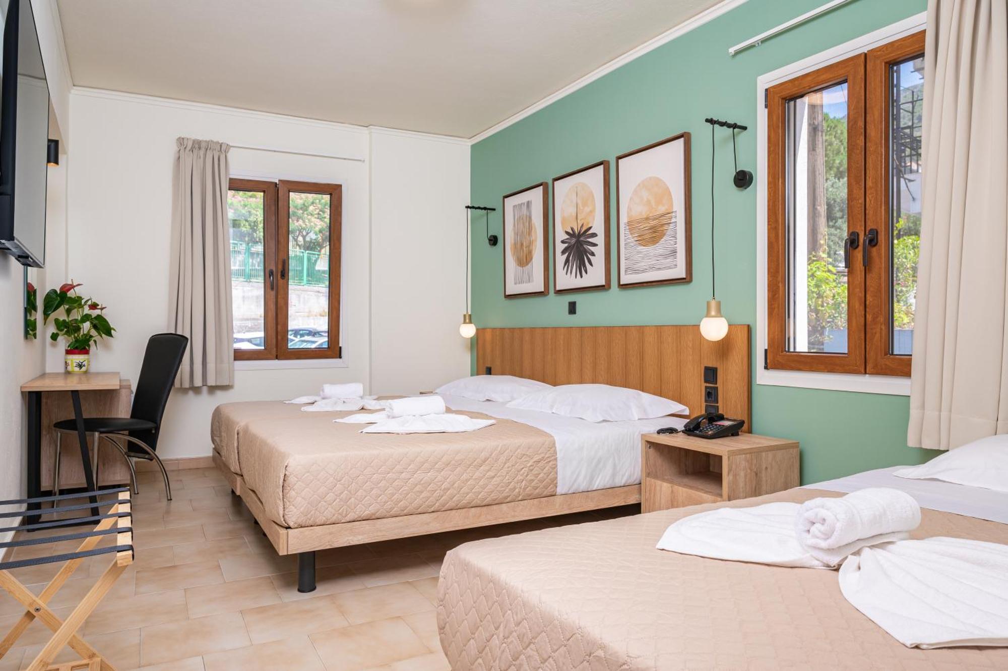 Emily Hotel Agia Paraskevi  외부 사진