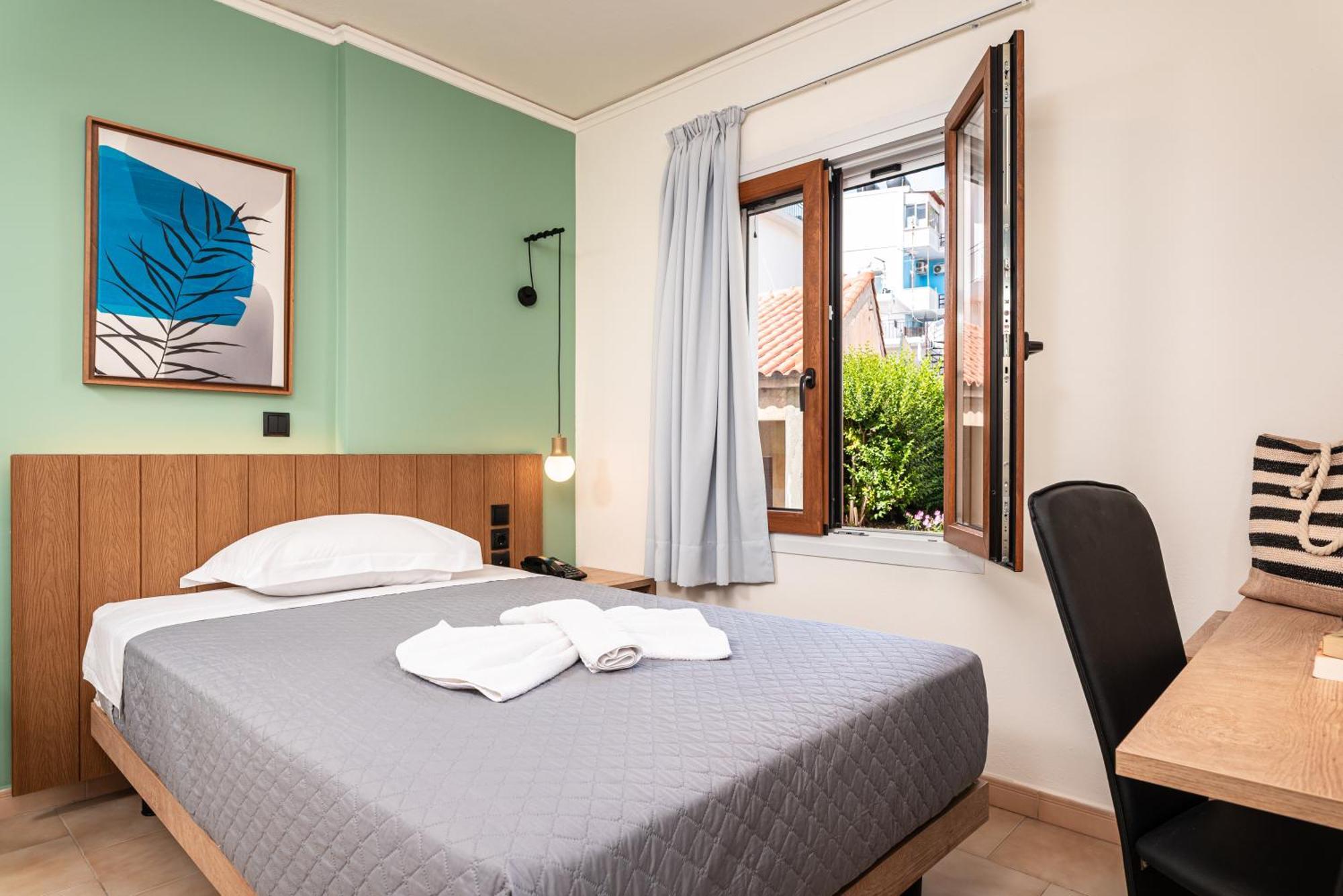 Emily Hotel Agia Paraskevi  외부 사진