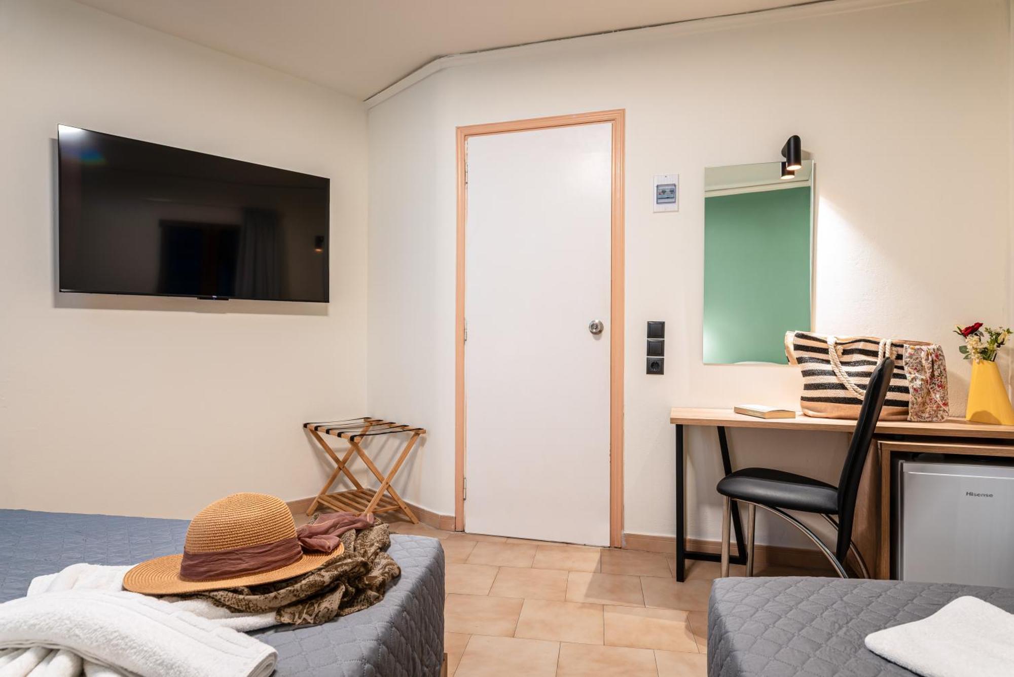 Emily Hotel Agia Paraskevi  외부 사진