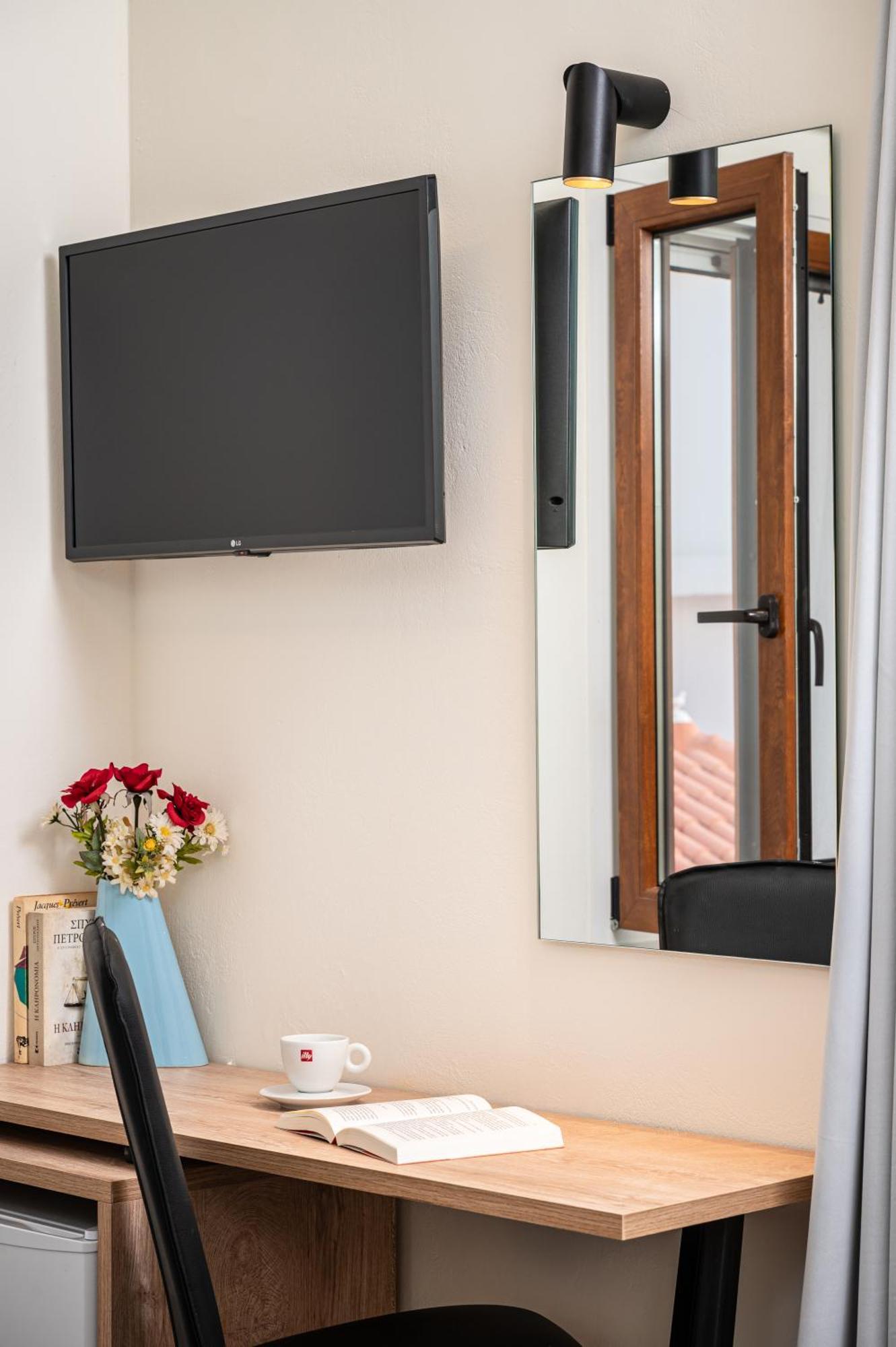 Emily Hotel Agia Paraskevi  외부 사진